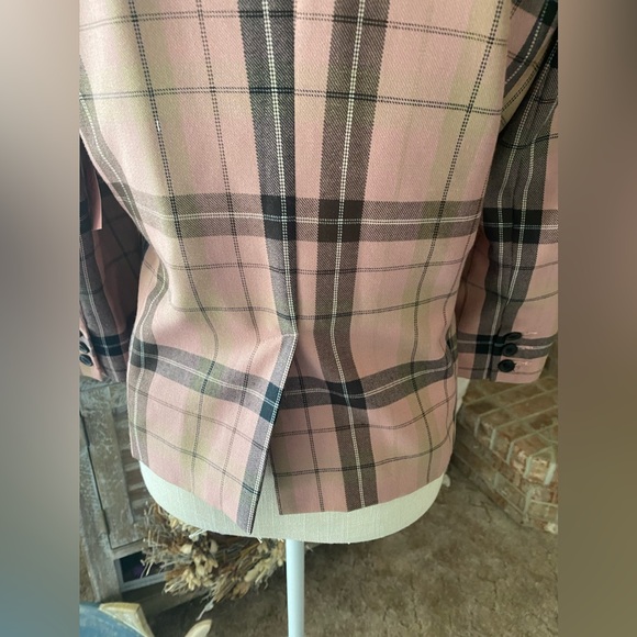 Gorgeous Pink & Khaki Plaid Blazer - Picture 7 of 11